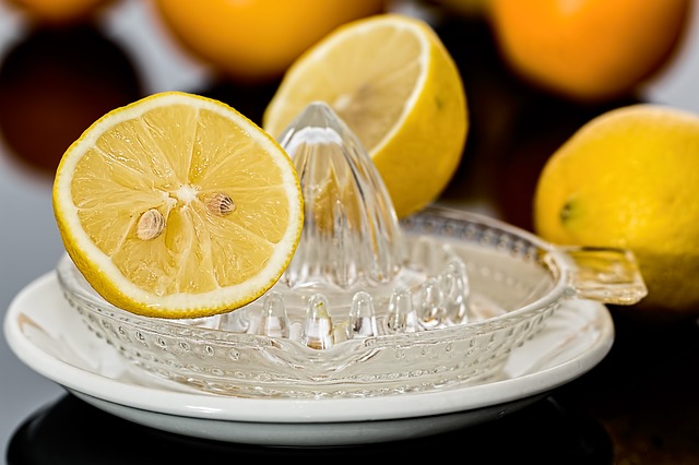 citron a ždímací miska